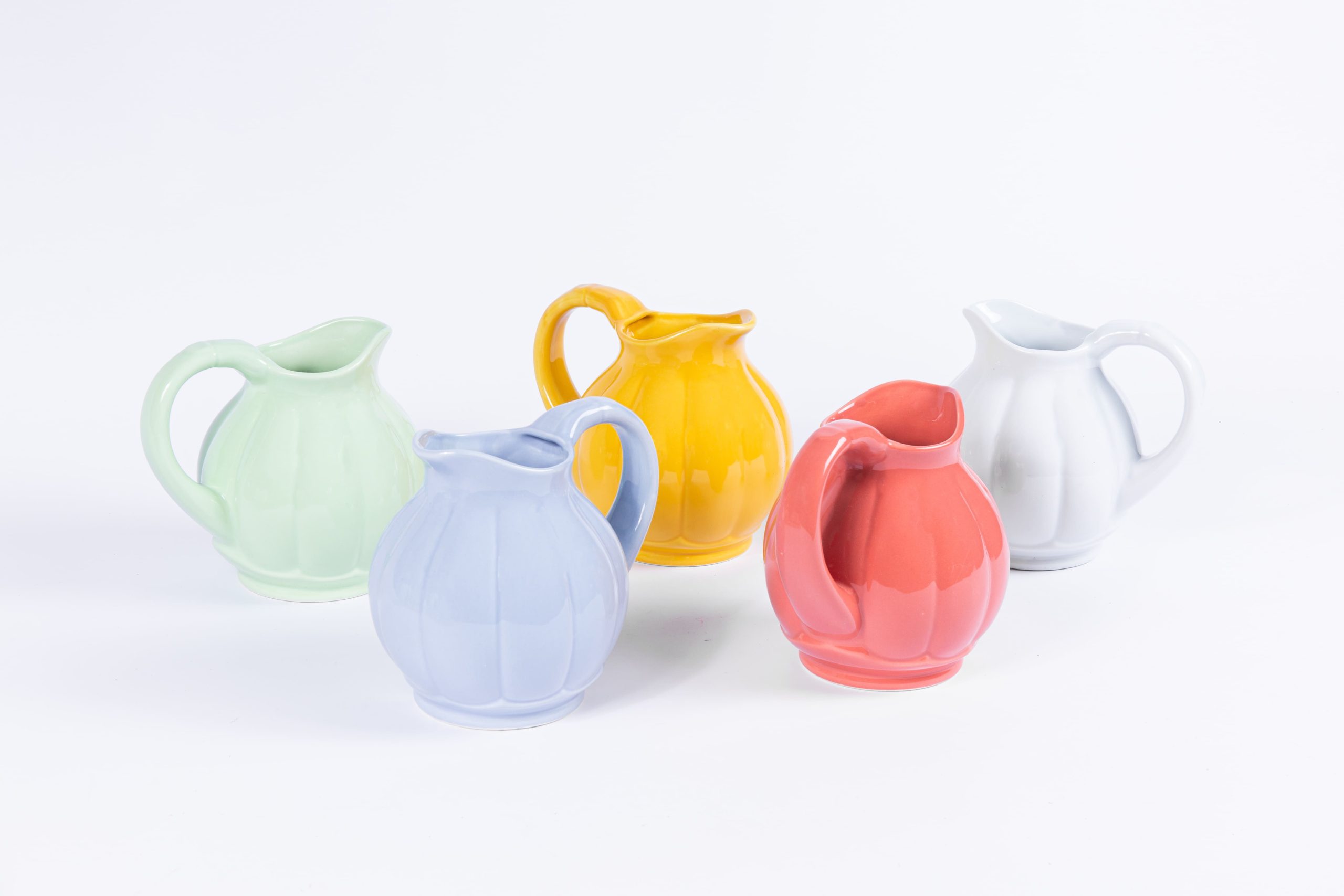 ogre-la-fabrique-c-t-table-pichet-melon-porcelaine-verte image 4