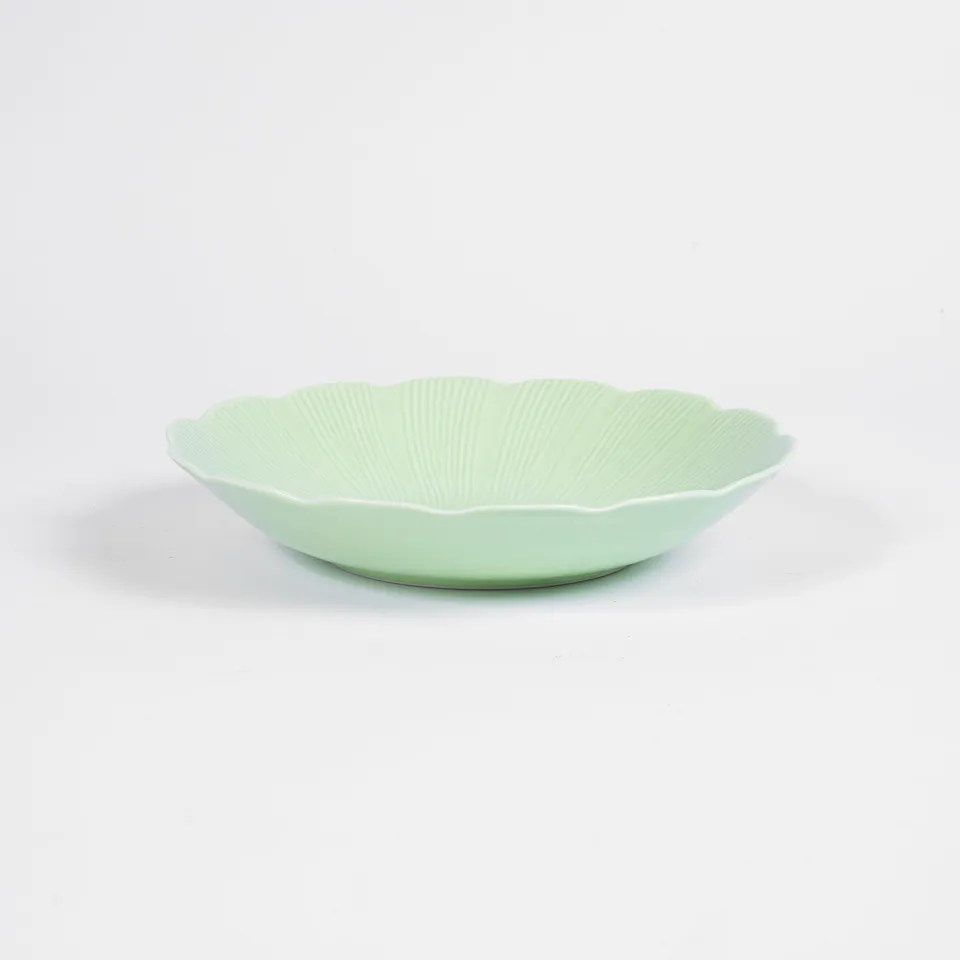 ogre-la-fabrique-tahiti-assiette-creuse-porcelaine-verte-festonn-e-22-cm image 1