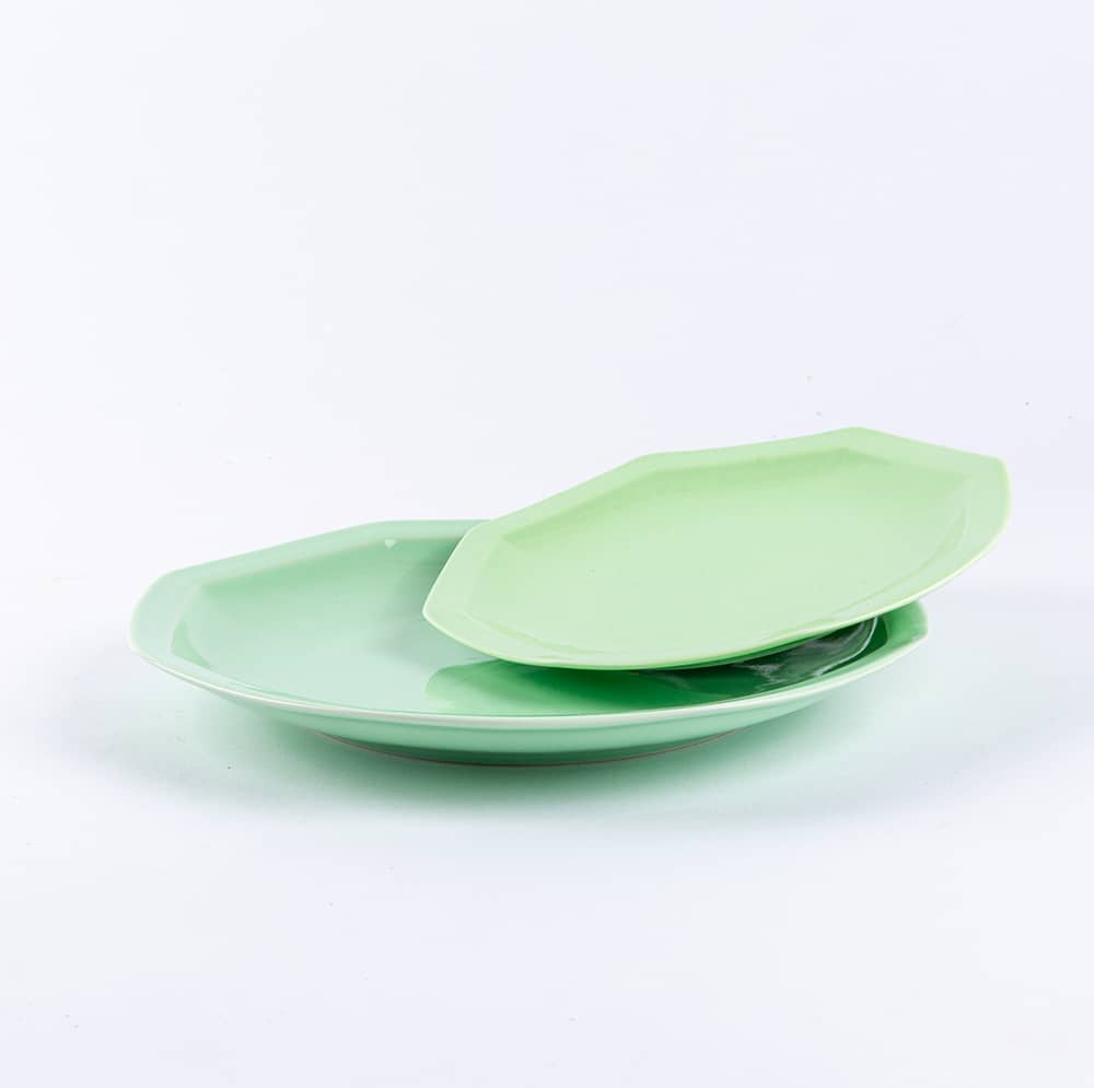 ogre-la-fabrique-intemporelle-assiette-plate-porcelaine-vert-amande-24-5-cm image 2