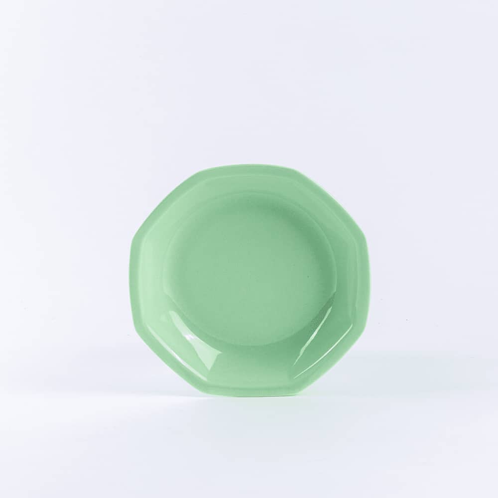 ogre-la-fabrique-assiette-creuse-octogonale-porcelaine-vert-amande image 1