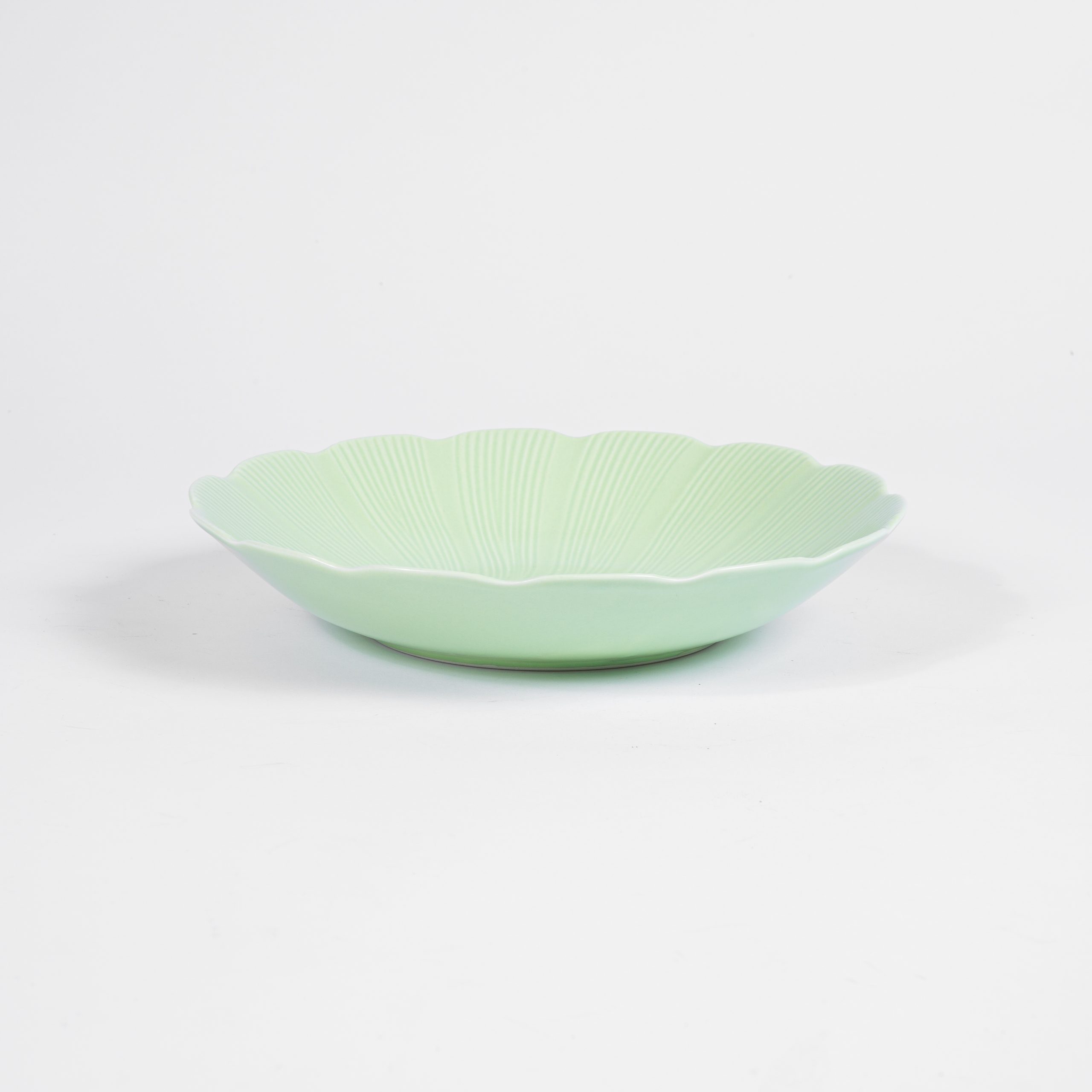 ogre-la-fabrique-tahiti-assiette-creuse-porcelaine-verte-festonn-e-22-cm image 1