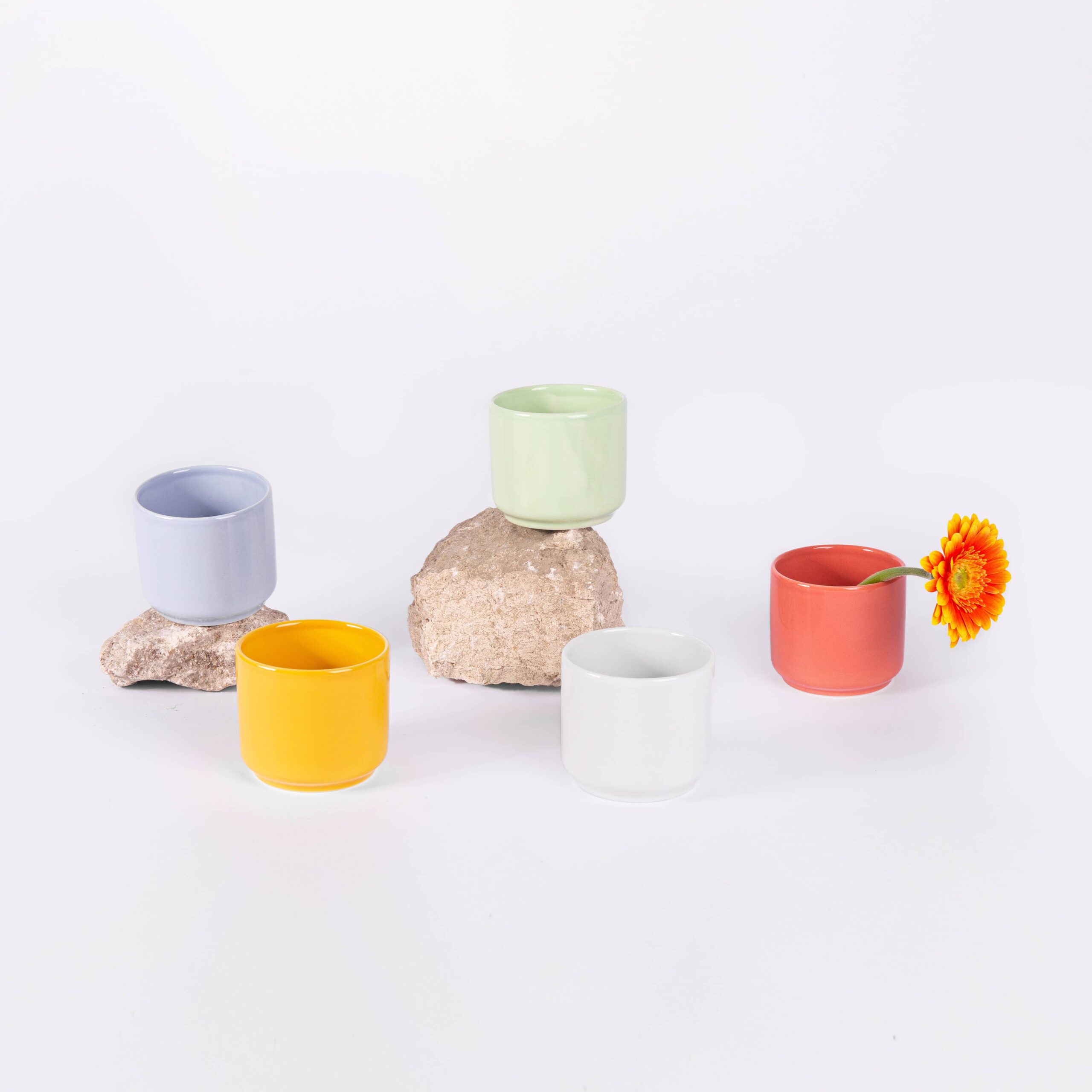 ogre-la-fabrique-tasse-caf-porcelaine-vert-amande-sans-anse image 4