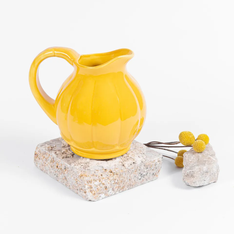 ogre-la-fabrique-c-t-table-pichet-melon-jaune-porcelaine-15-cm image 1